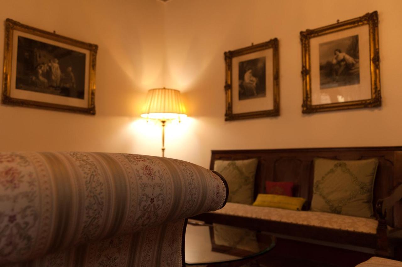 Palazzo Benucci Bed & Breakfast San Gimignano Exterior photo
